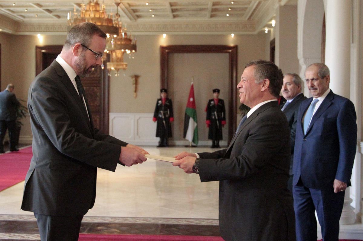 King accepts credentials of new ambassadors
