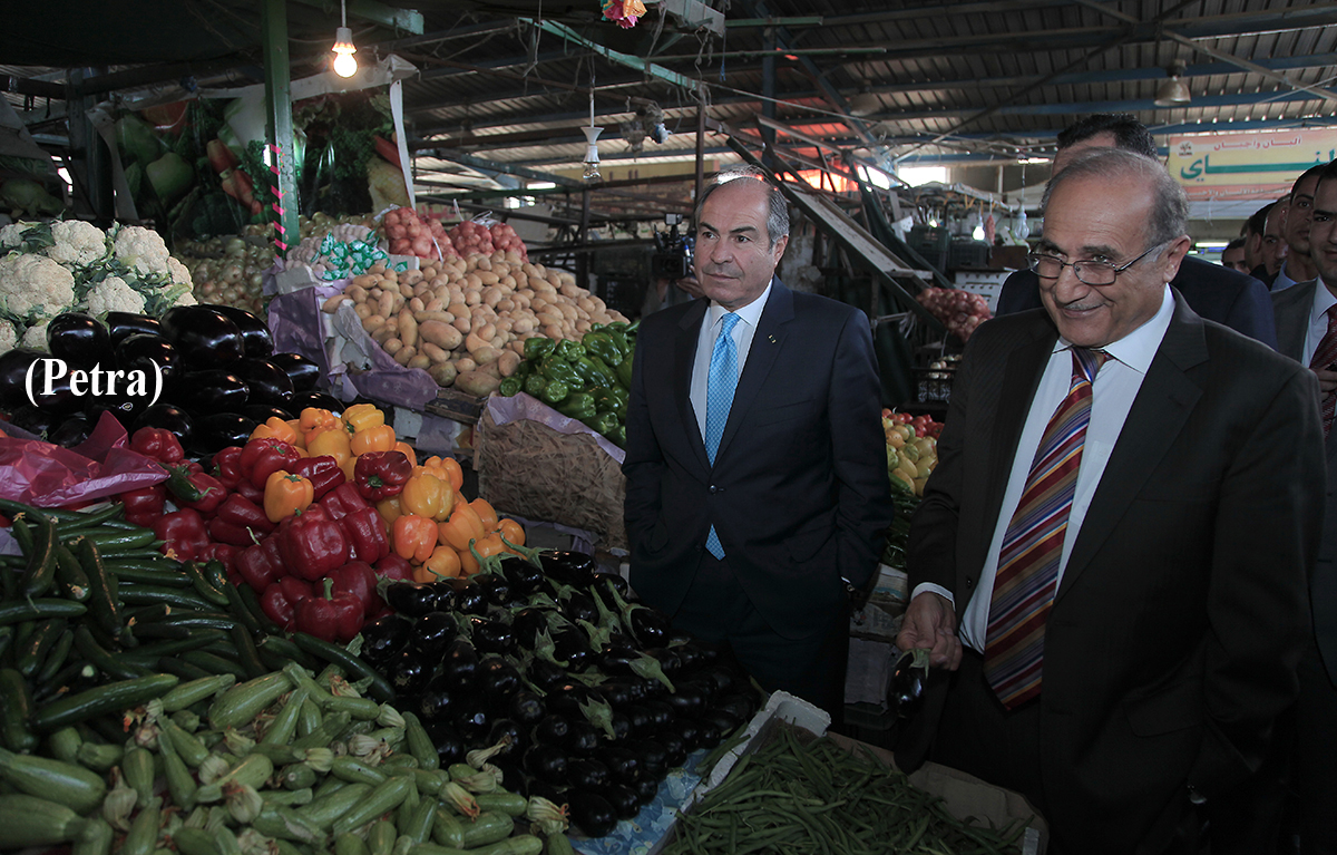 PM visits Bayader Wadi al-Seer popular market