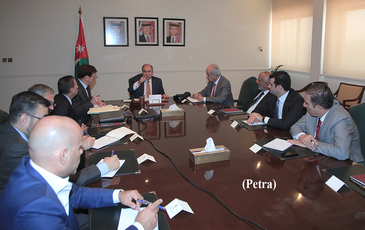 PM meets with president and board members of Private Hospital Association