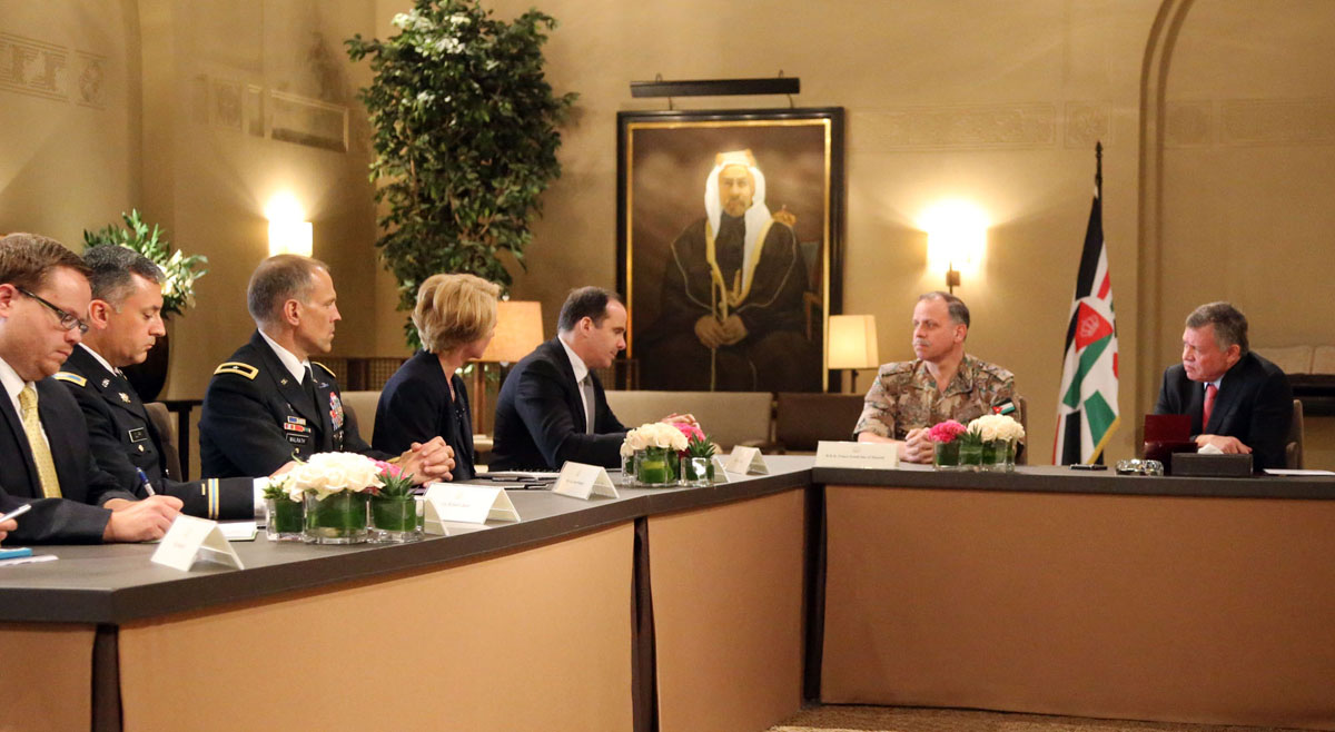 King receives US official