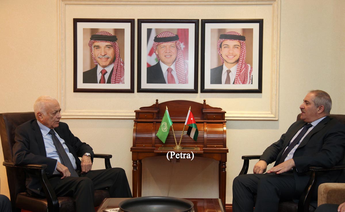 FM, Arab League chief discuss regional developments