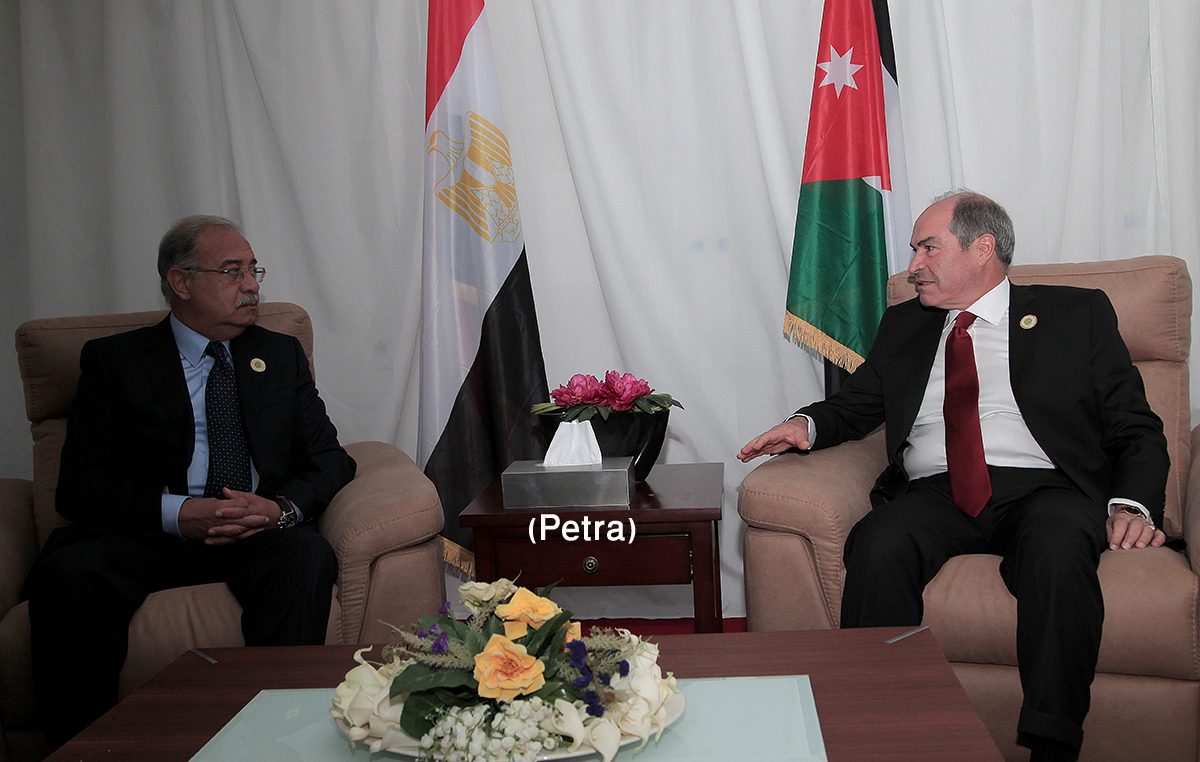 PM meets Egyptian, Lebanese counterparts