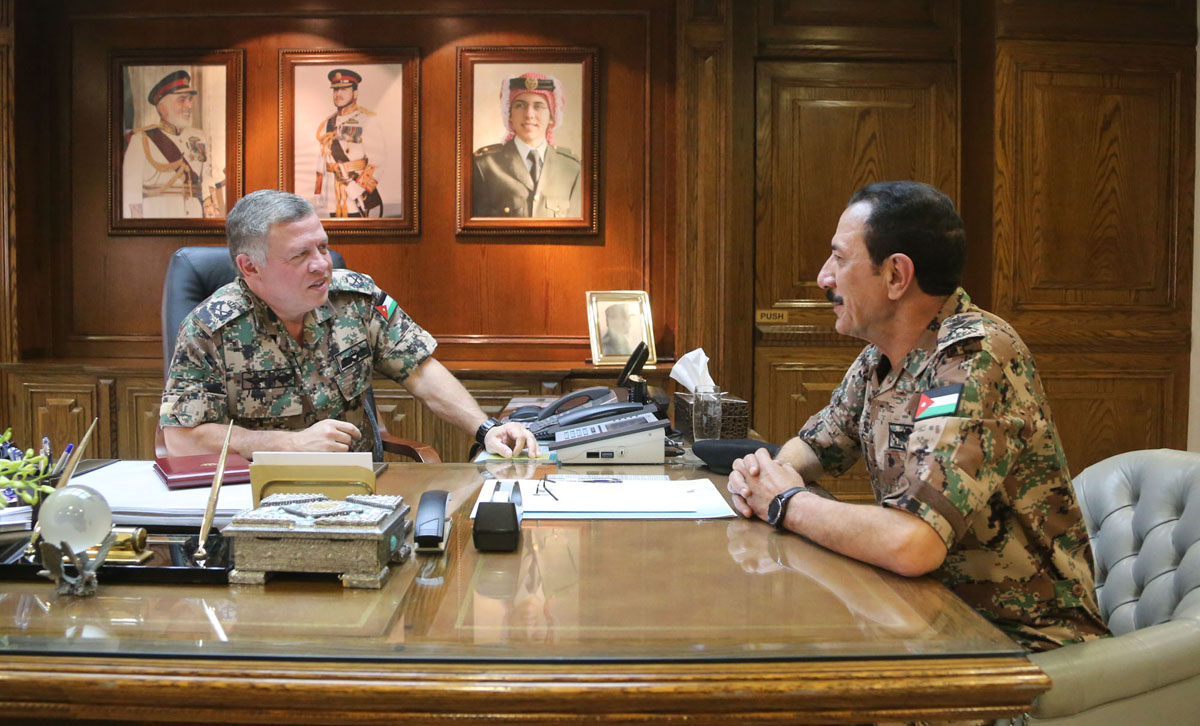 King visits army headquarters