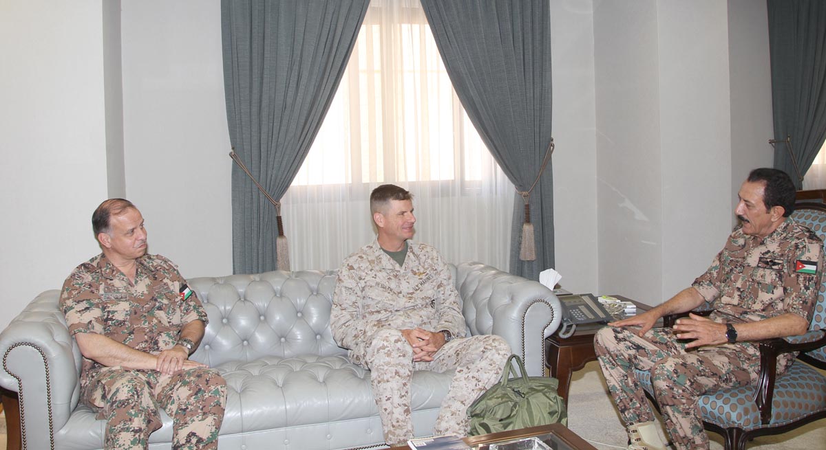 Army chief meets US military official