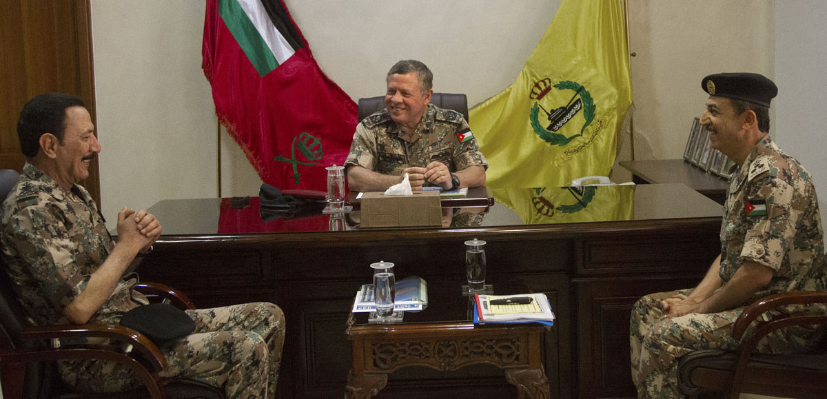 Supreme Commander visits army division