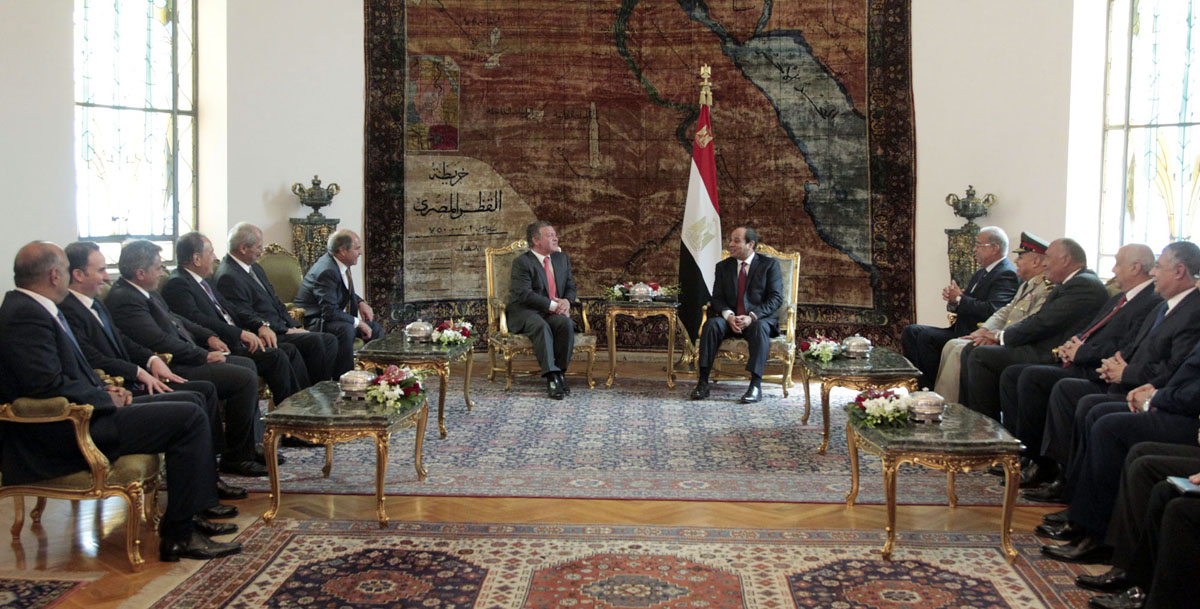 King, Egyptian president discuss ties, Mideast issues