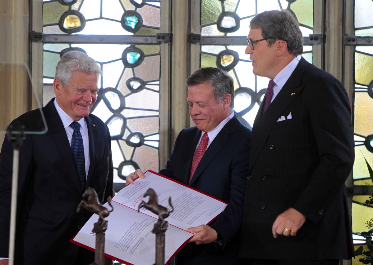 King receives Peace of Westphalia Prize in Germany