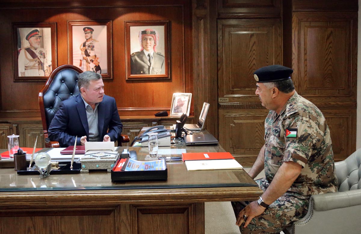 King, army chief discuss military affairs