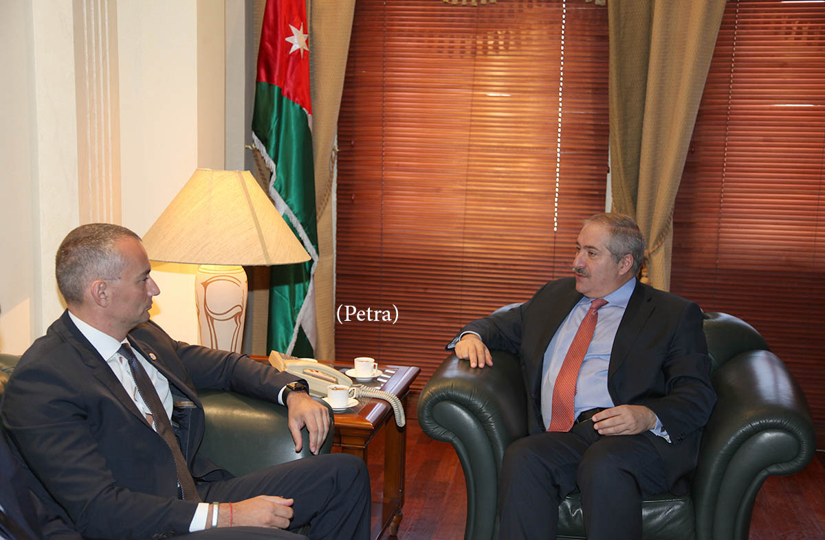 FM, UN official discuss Palestine issue