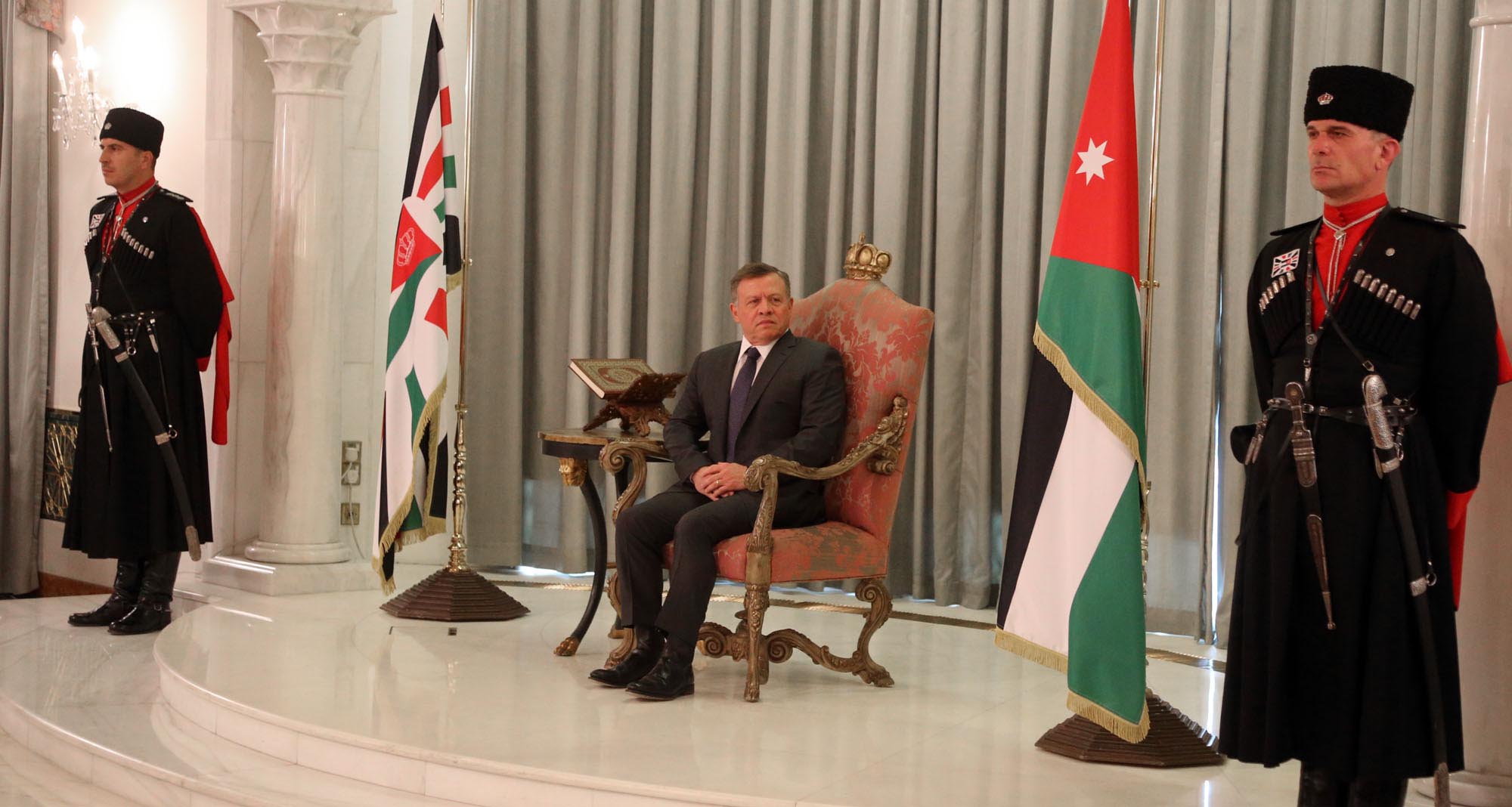 King listens to reply of Parliament to Speech from the Throne
