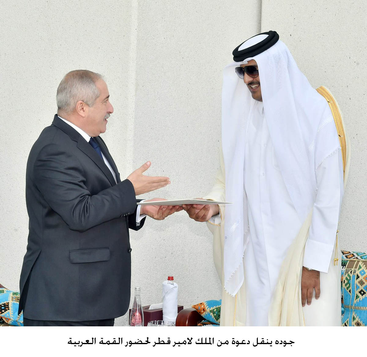 Judeh conveys King's invitation to Qatari Emir to take part in Arab summit