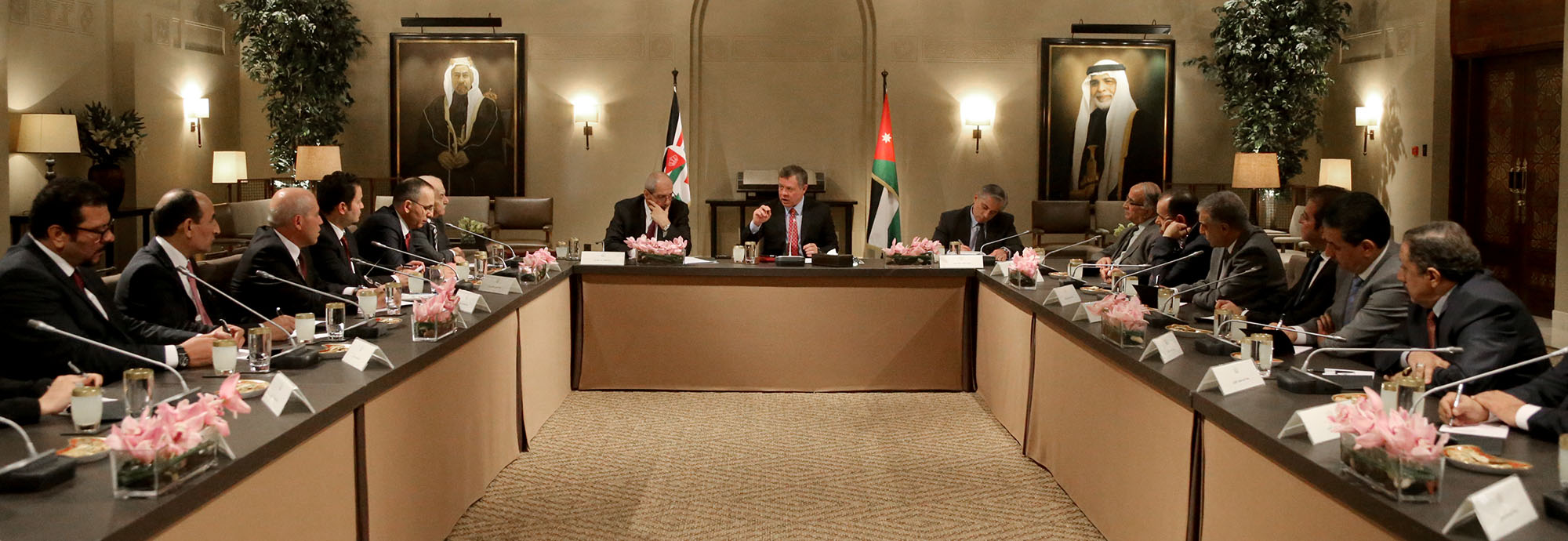 King meets with journalists, media figures