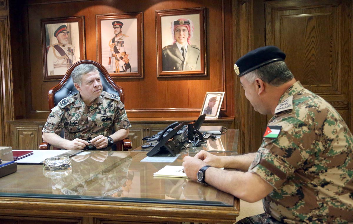 Supreme commander, army chief discuss operational, logistical issues