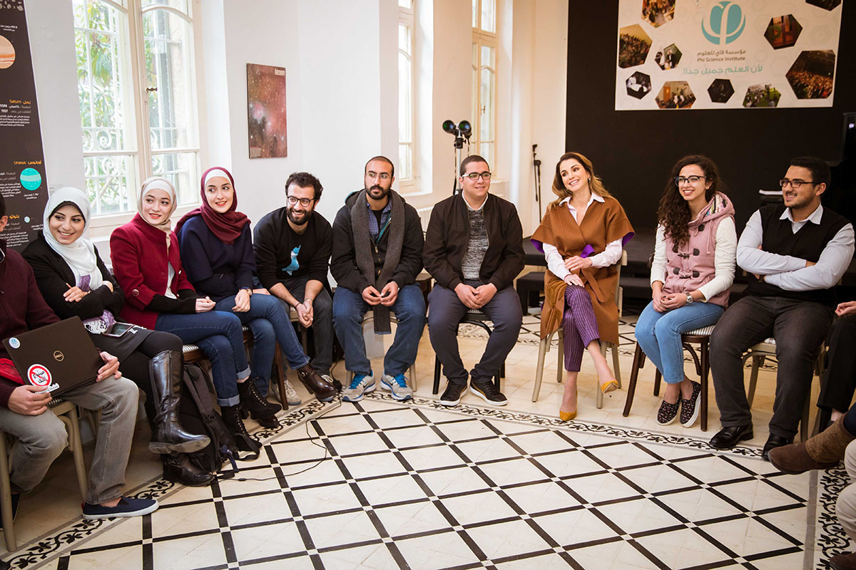 Queen Stresses importance of dynamic teaching tools in meeting with Phi Science Institute