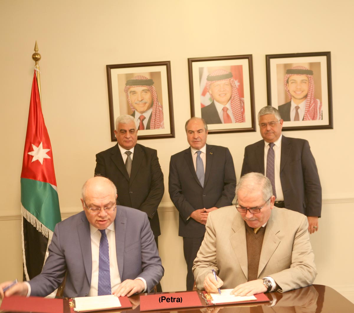 PM attends signing of agreement to implement Amman Customs project