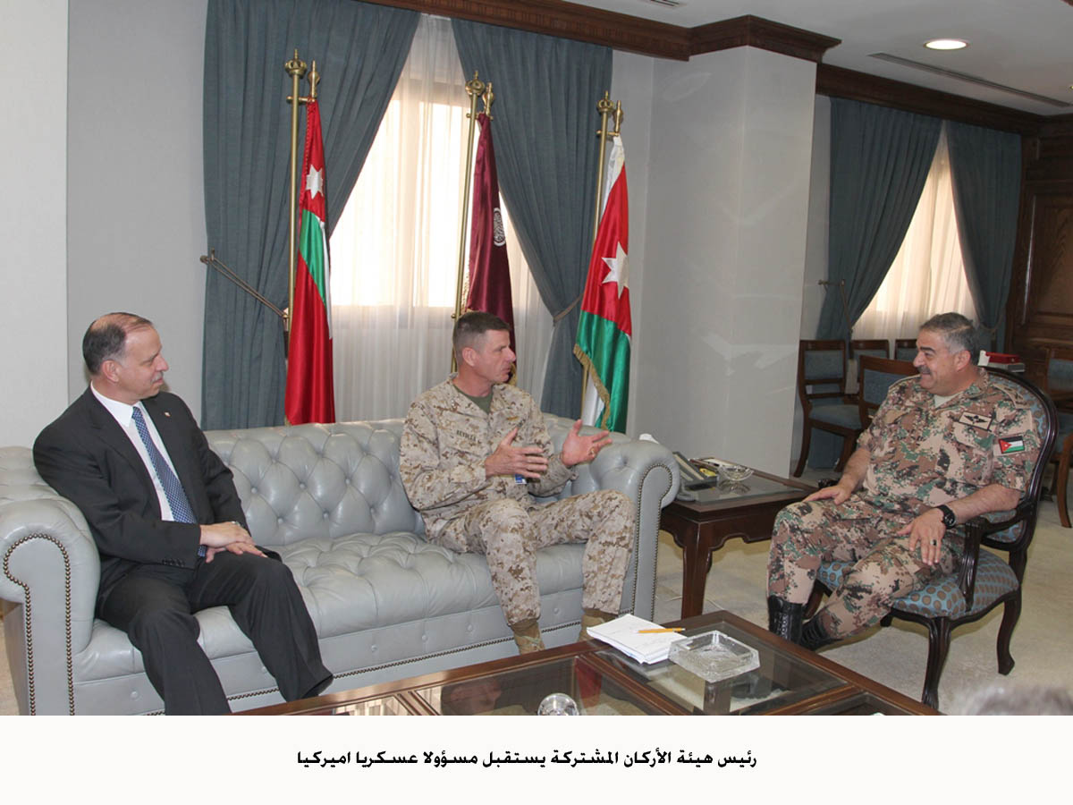 Army chief meets US military official