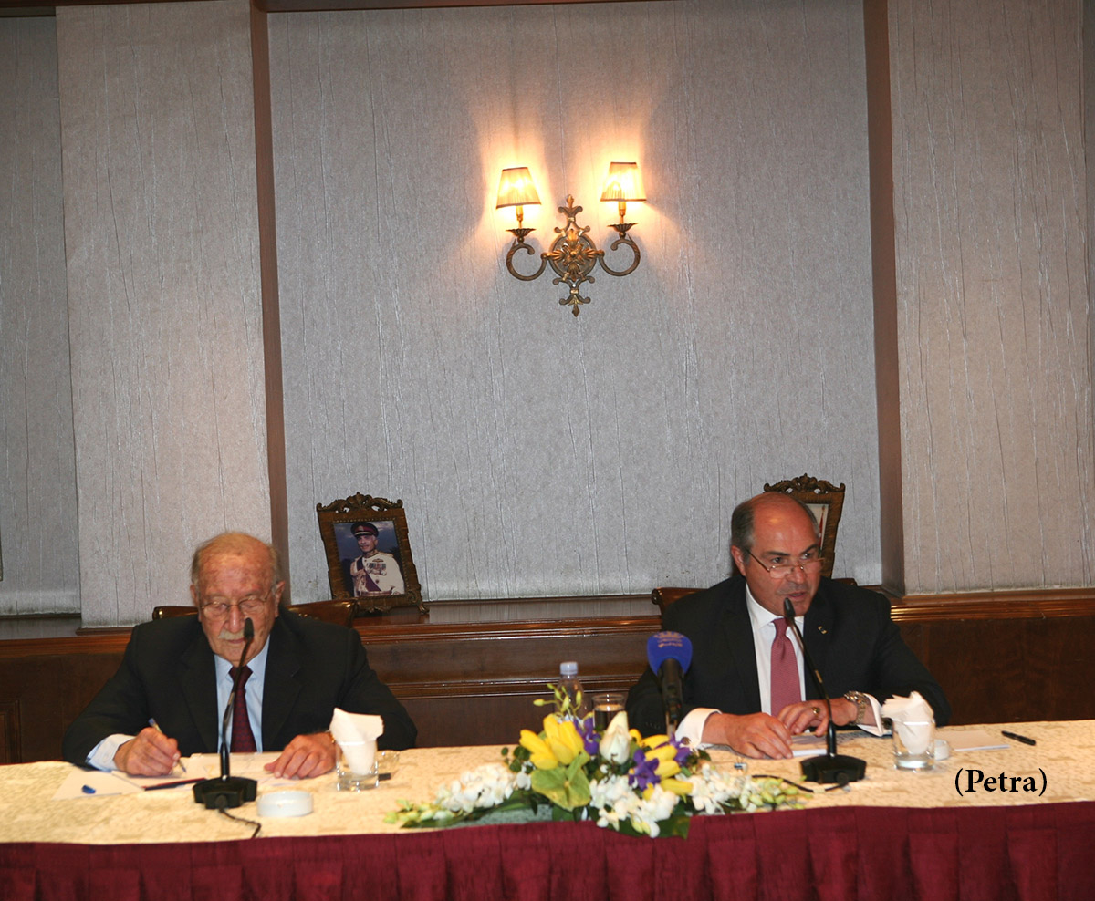 PM: Dinar is strong, foreign currency reserves rising