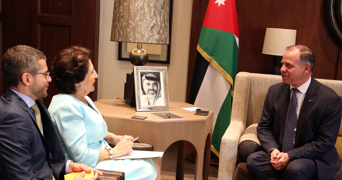 Deputizing for King, Prince Faisal receives French Senate delegation