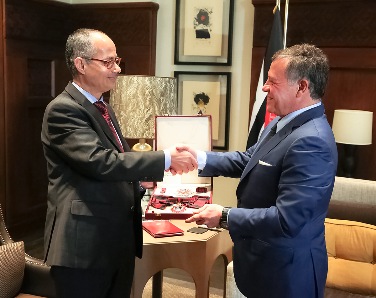 King honors Jordanian chemist