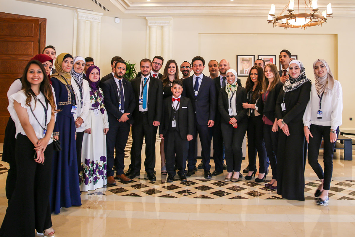 Crown Prince meets Jordanian youths at WEF