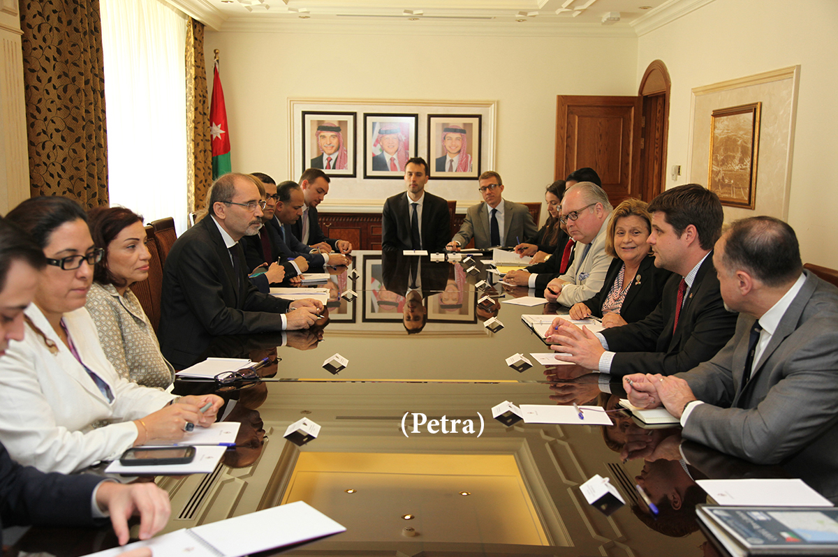 FM, US delegation discuss ties, region