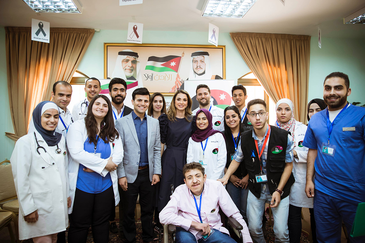 Queen Rania Joins Doctors of Jordan’s Open Free Medical Day in Balqa’