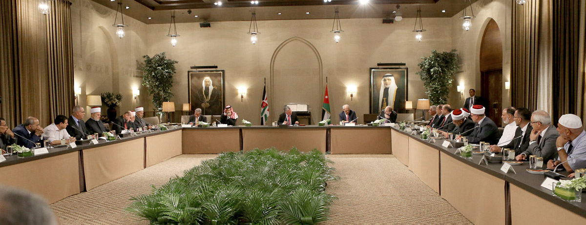 King meets representatives of Jerusalem Awqaf, Palestinian figures
