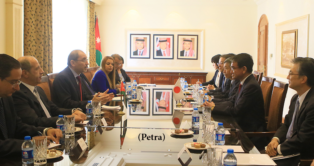 FM, Japanese counterpart discuss ties, Mideast