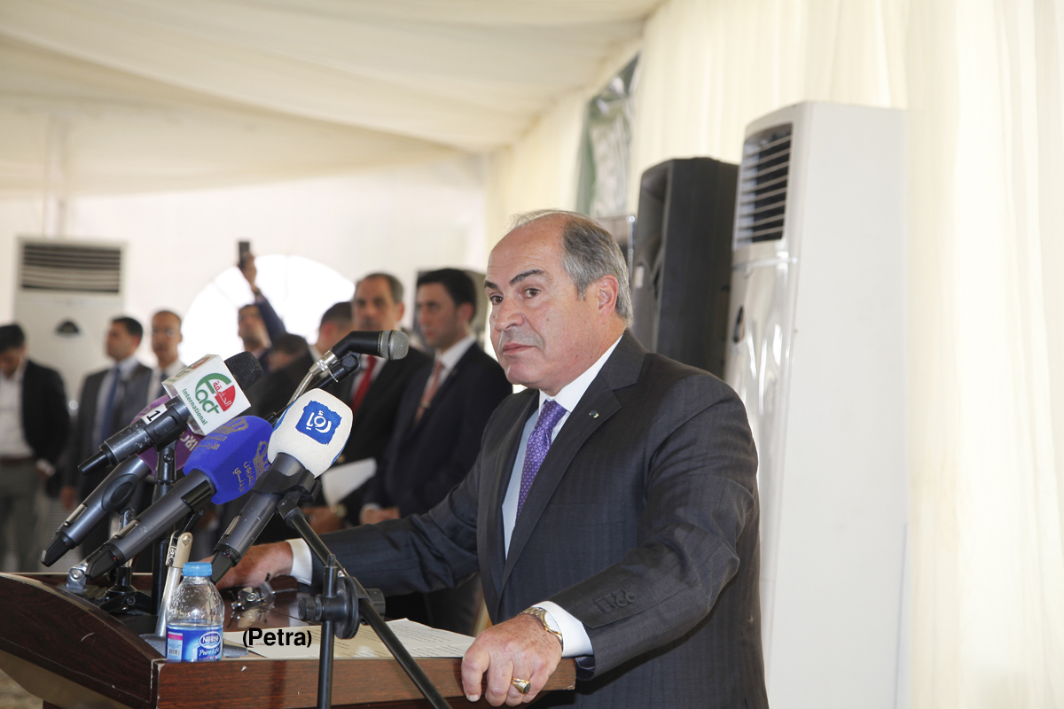 PM lays foundation stone for Desert Highway project