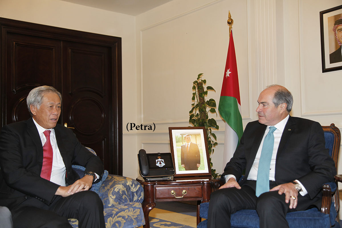 PM, Singapore's Defense Minister discuss ties, Mideast issues