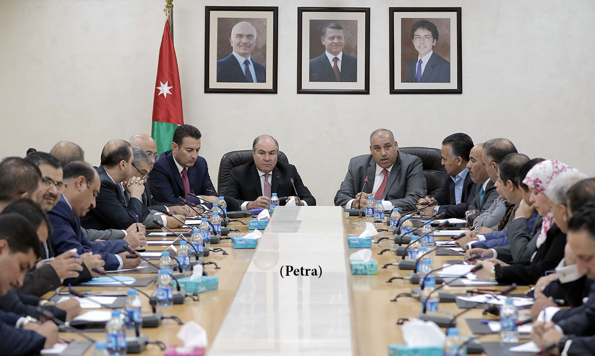 PM meets parliamentary bloc over economic hardship