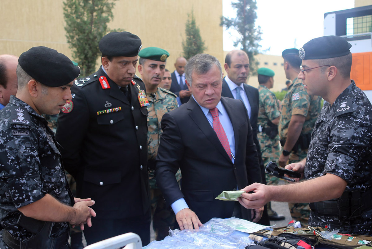 King visits Gendarmerie's Special Police Command