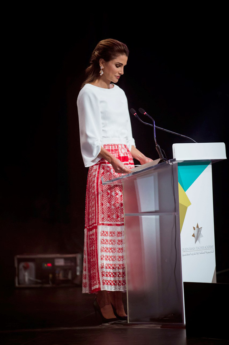 Queen Rania attends QRTA graduation ceremony