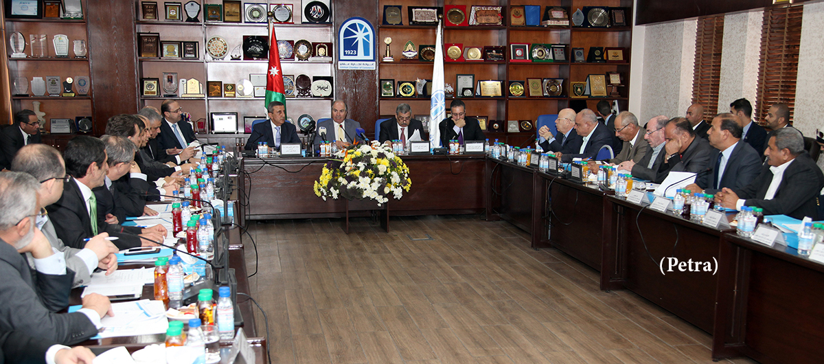 Financial, economic reform program is "a national program": PM