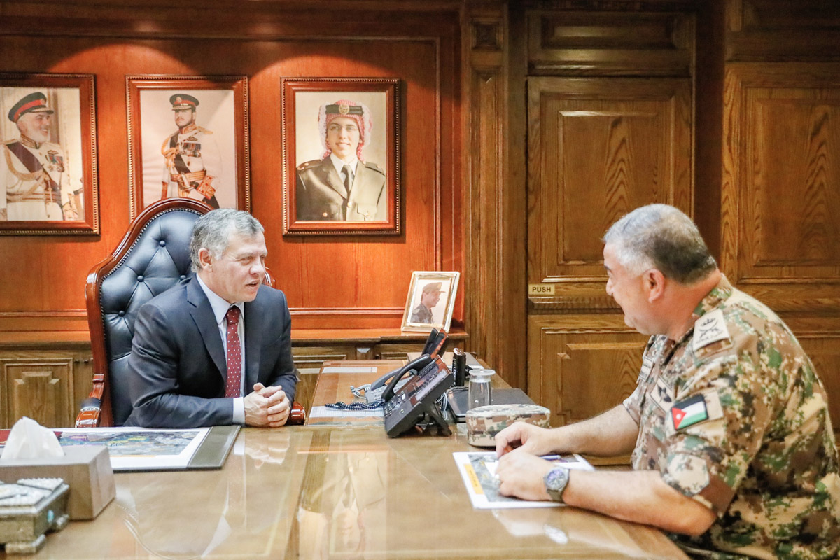 King, army chief discuss military affairs