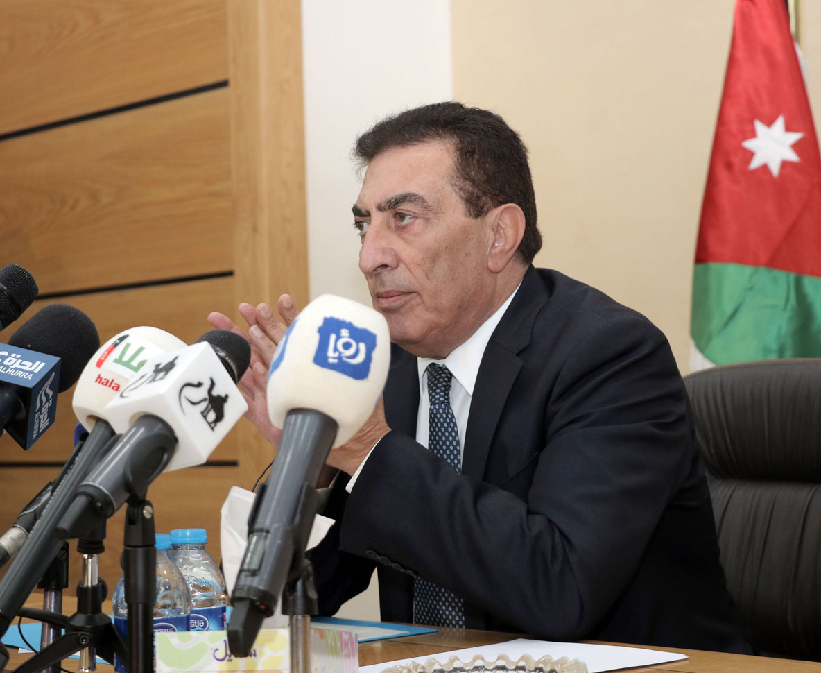 Tarawneh sends letters to Arab, Muslim counterparts on Jerusalem