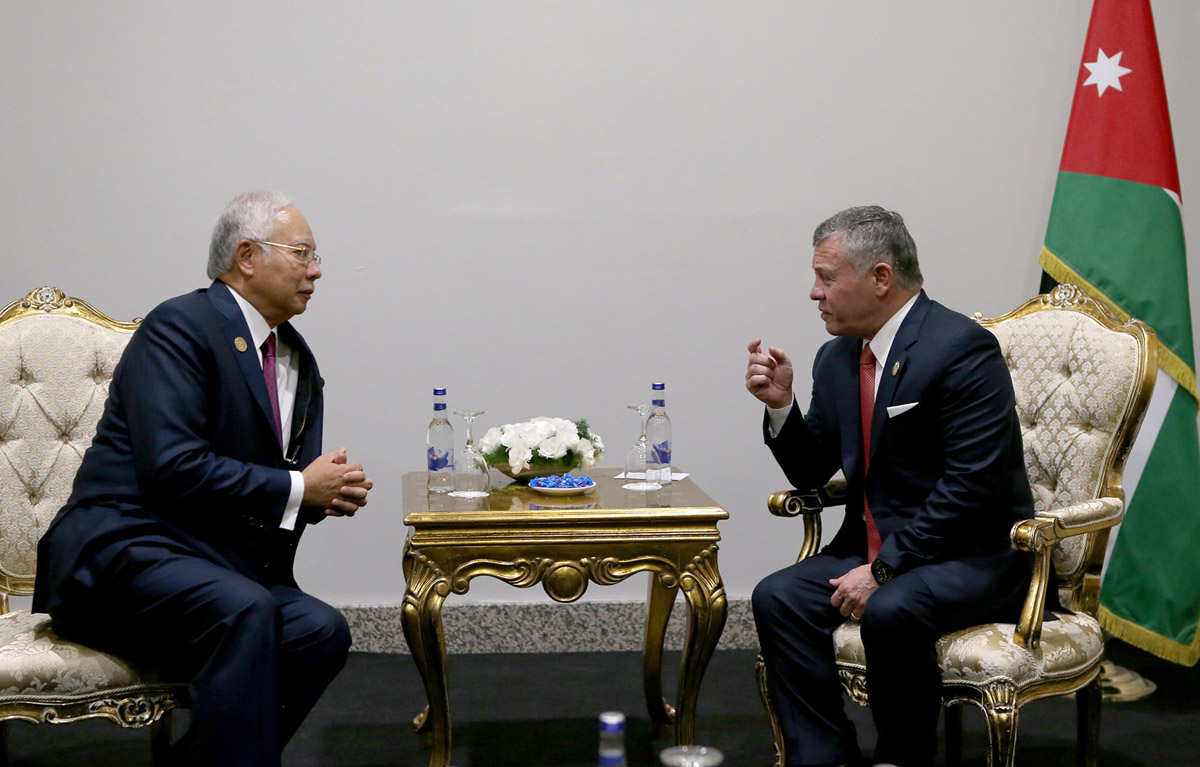 King meets Malaysian, Pakistani prime ministers in Istanbul