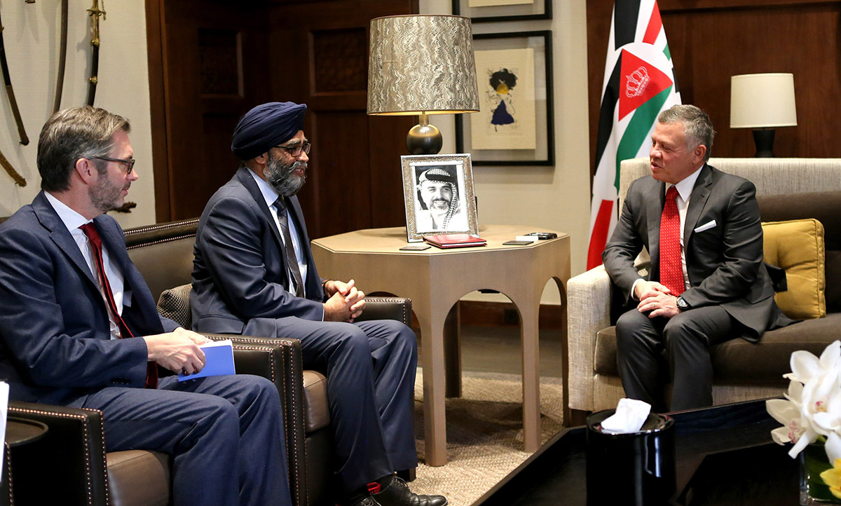 King receives Canadian defense minister