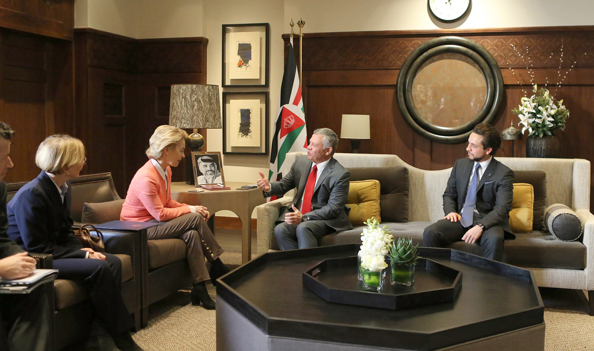 King meets German defense minister