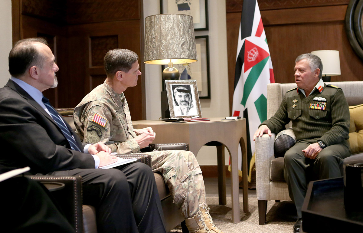 King meets military U.S. official