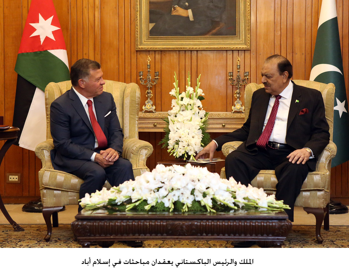 King holds talks with Pakistani president in Islamabad