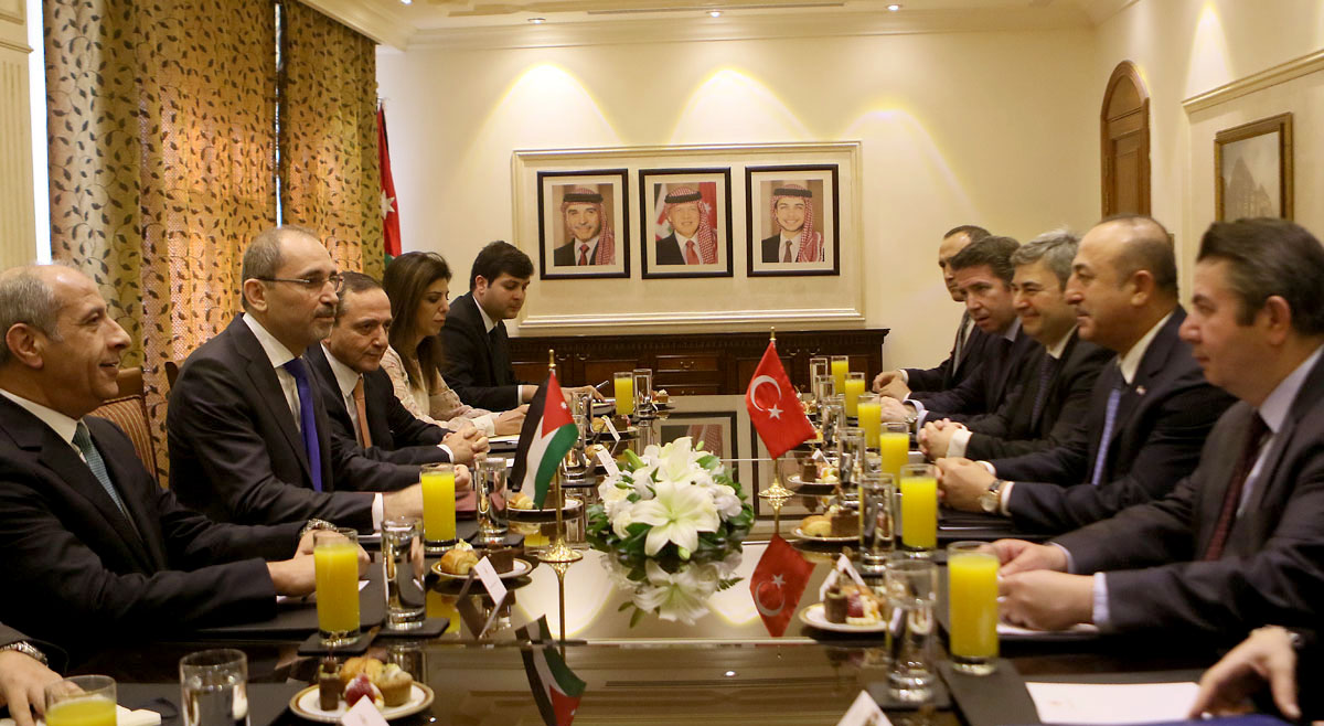 FM, Turkish counterpart discuss ties, region