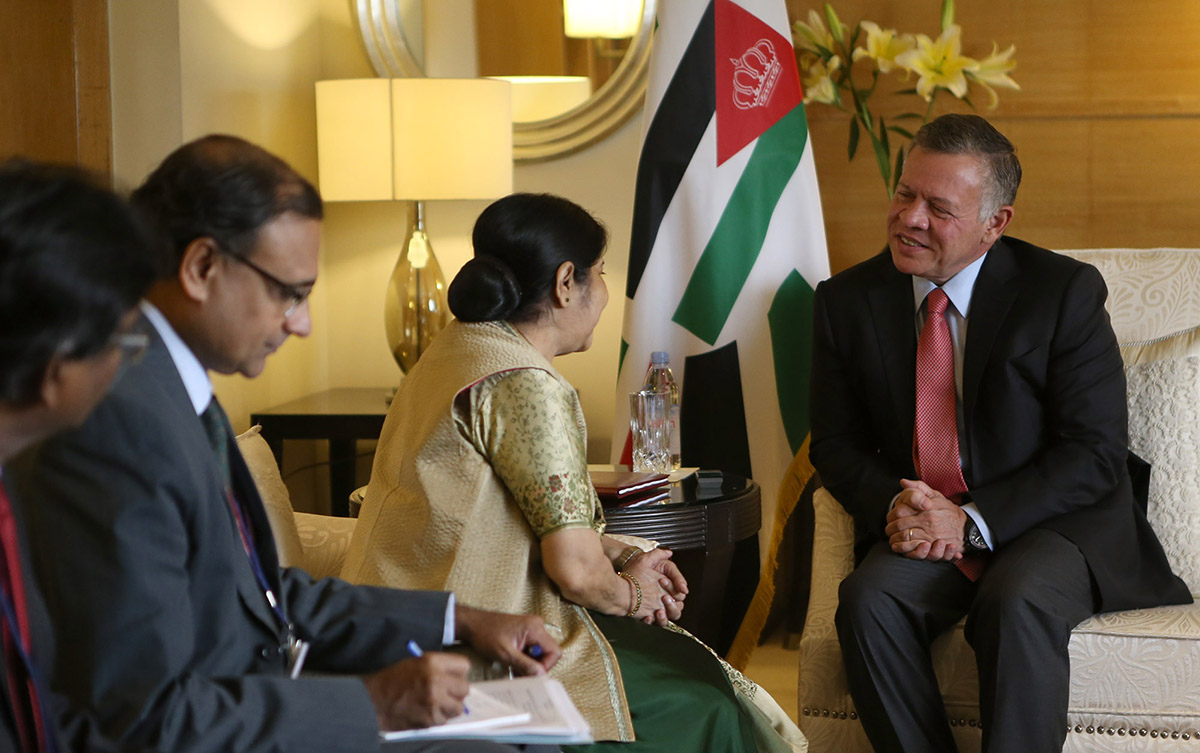 King meets Indian Foreign Minister