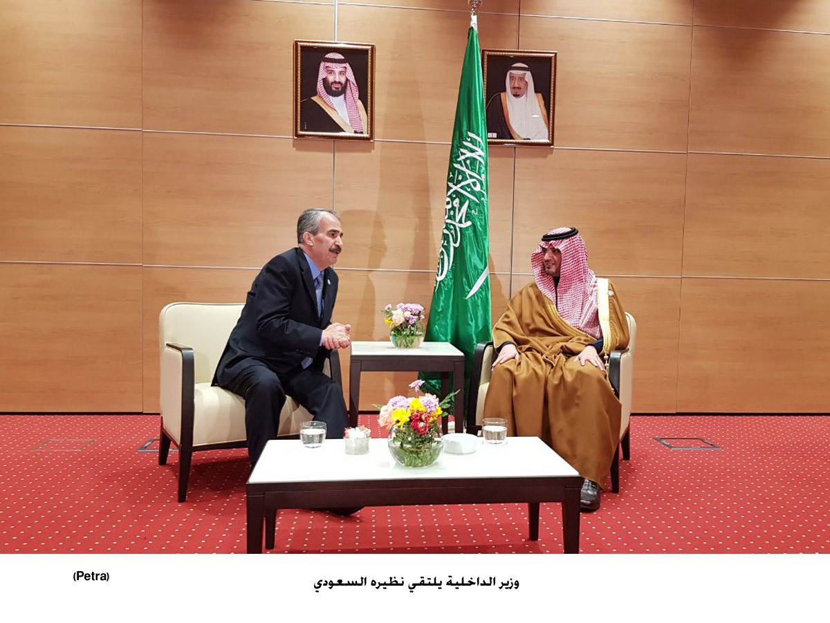 Interior minister meets Saudi counterpart in Algeria