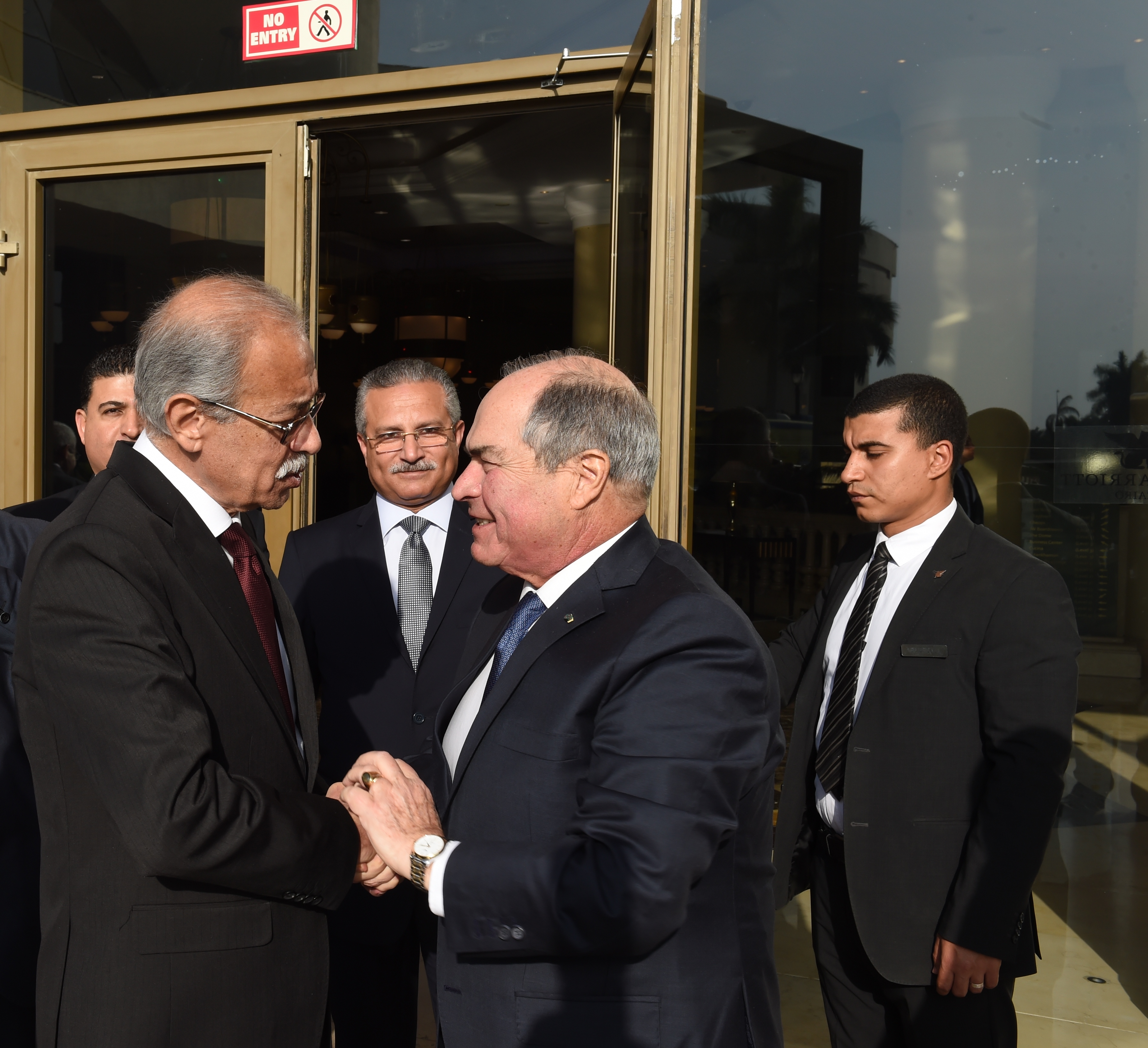 PM, Egyptian counterpart discuss economic cooperation