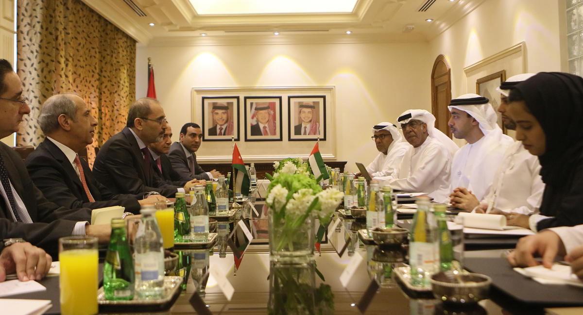 FM, UAE counterpart discuss bilateral ties, regional issues