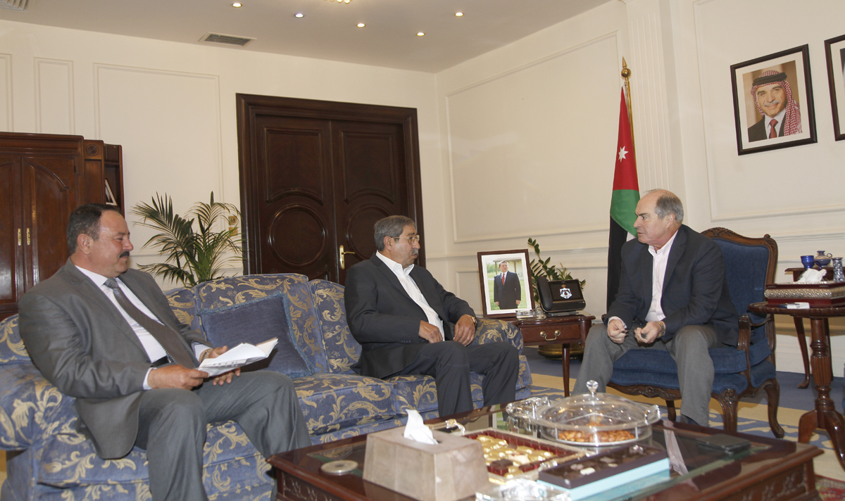 PM meets Senate, Lower House committees