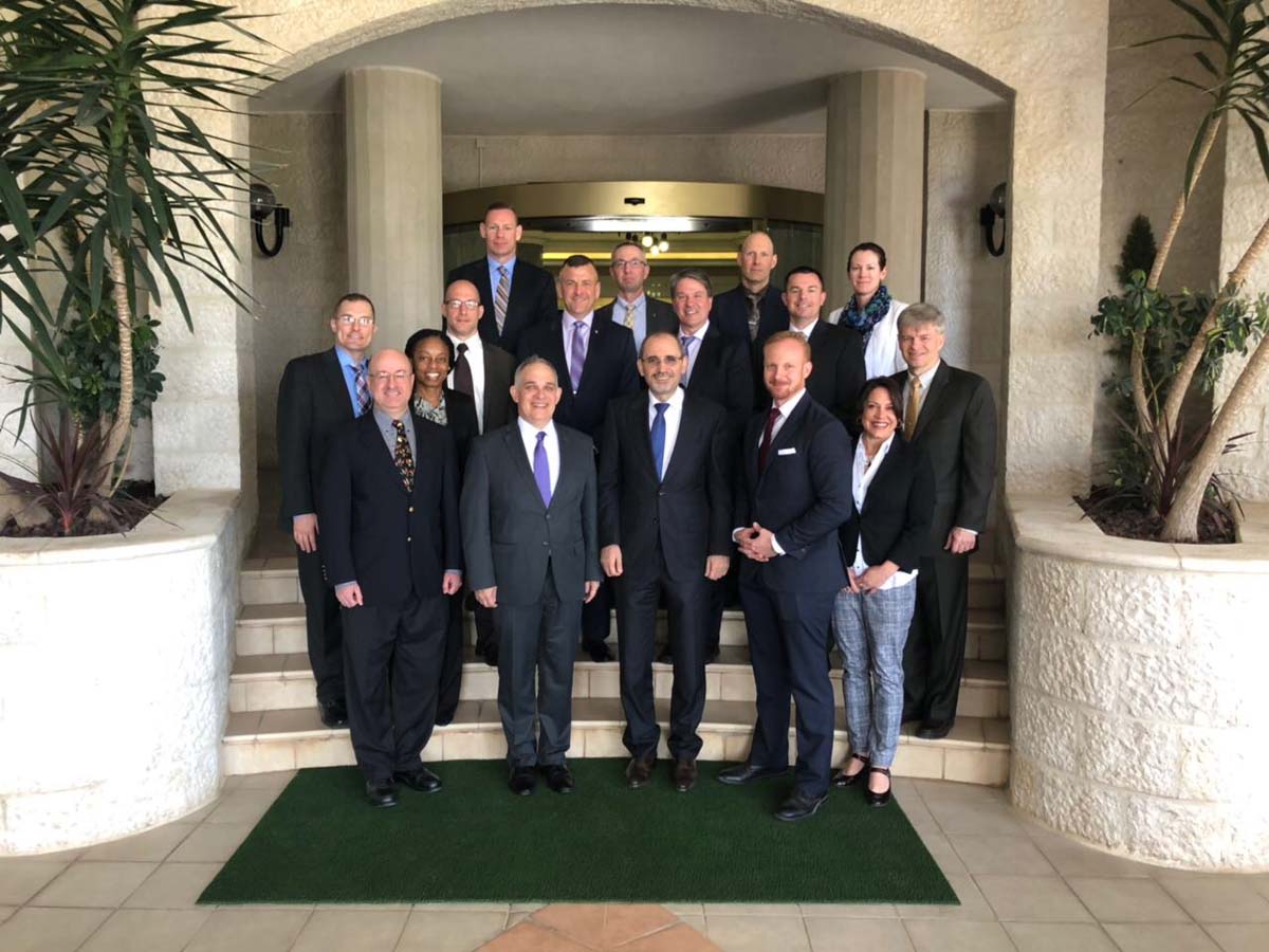 Foreign minister meets US delegation