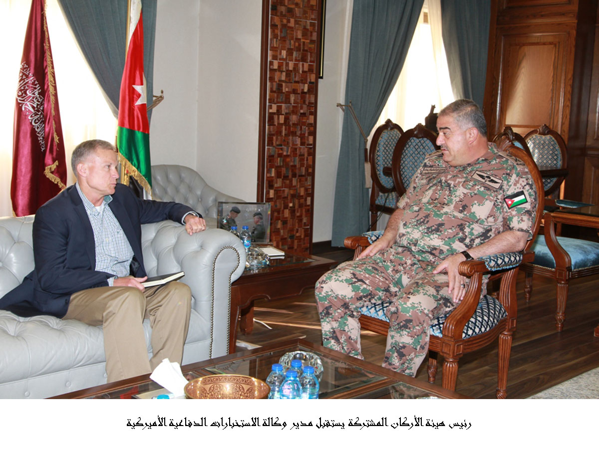 Army chief receives U.S. military official