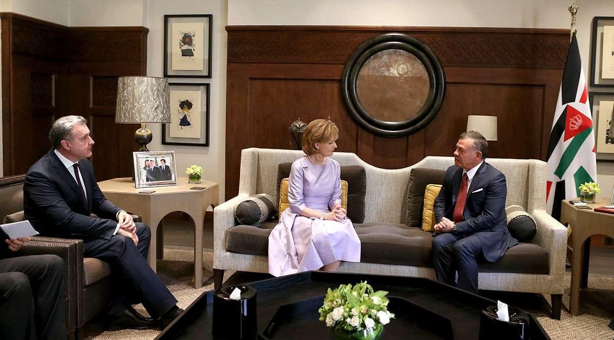 King receives Custodian of the Crown of Romania